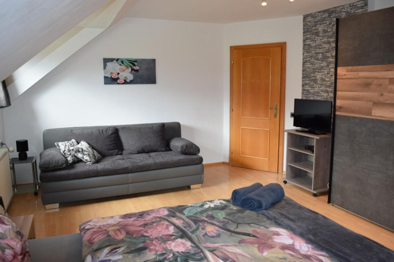Ferienwohnung Familie Pichler Neumarkt in Steiermark ภายนอก รูปภาพ