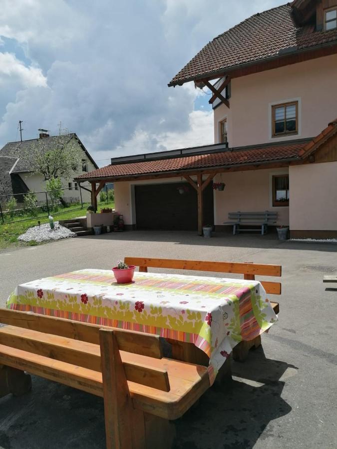 Ferienwohnung Familie Pichler Neumarkt in Steiermark ภายนอก รูปภาพ