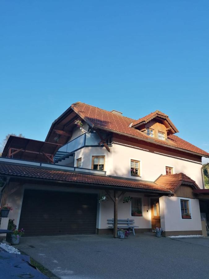 Ferienwohnung Familie Pichler Neumarkt in Steiermark ภายนอก รูปภาพ